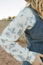 Load image into Gallery viewer, Ariat Womens homestyle western shirt
