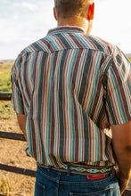 Load image into Gallery viewer, Men&#39;s Ariat Haven Retro SS Snap Shirt
