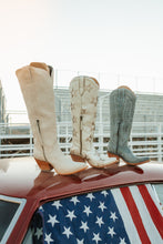 Load image into Gallery viewer, White Star Casanova boots
