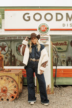 Load image into Gallery viewer, Lainey Wilson Wrangler Fleece Oversized Coat

