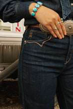 Load image into Gallery viewer, Ariat women&#39;s Ultra High Rise Veronica Wide leg jeans
