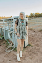 Load image into Gallery viewer, Leopard Print Pleated Jumper
