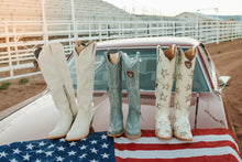 Load image into Gallery viewer, White Star Casanova boots
