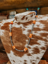 Load image into Gallery viewer, Genuine Navajo Oyster 22&quot; Necklace
