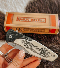 Load image into Gallery viewer, Rough Ryder Cowboy Scrimshaw linerlock Pocket Knife
