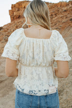 Load image into Gallery viewer, Lace top with bow
