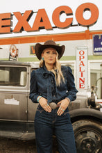 Load image into Gallery viewer, Ariat women&#39;s Ultra High Rise Veronica Wide leg jeans
