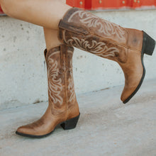 Load image into Gallery viewer, Ariat Womens Heritage Jtoe boot
