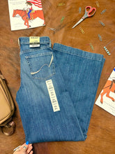 Load image into Gallery viewer, Ariat Ultra High Rise Wide Leg Jeans
