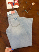 Load image into Gallery viewer, Judy Blue Wide Leg Light Wash
