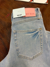 Load image into Gallery viewer, Judy Blue Wide Leg Light Wash
