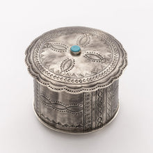 Load image into Gallery viewer, stamped round box w scalloped lid and turquoise
