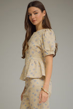 Load image into Gallery viewer, FLORAL TOP

