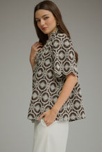 Load image into Gallery viewer, BROWN WHITE LACE TOP
