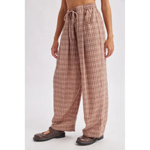 Load image into Gallery viewer, Plaid Wide Leg Soft Pleated Pants
