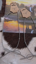 Load and play video in Gallery viewer, Real Genuine Navajo Pearl Bow Necklace
