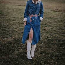 Load image into Gallery viewer, Wrangler Denim Duster / dress
