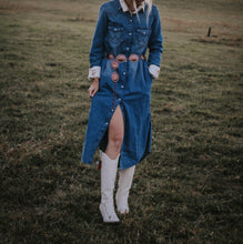 Load image into Gallery viewer, Wrangler Denim Duster / dress
